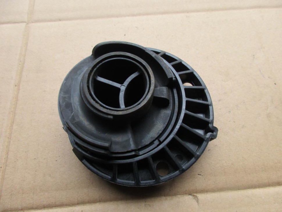 Опора задней пружины MERCEDES-BENZ C-класс W205/S205/C205/A205 (2014 - 2018) фото 1 — Разборка Мерседес