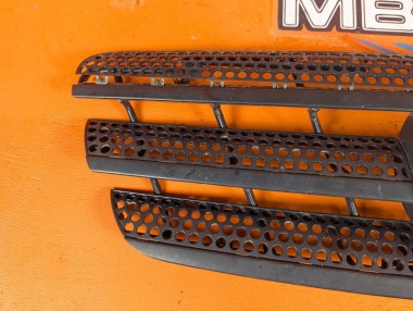 Решетка радиатора MERCEDES-BENZ M-класс W163 (1997 - 2001) &mdash; Разборка Мерседес