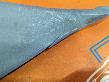 Накладка передней стойки MERCEDES-BENZ Sprinter W901-905 (1995 - 2006) — Разборка Мерседес