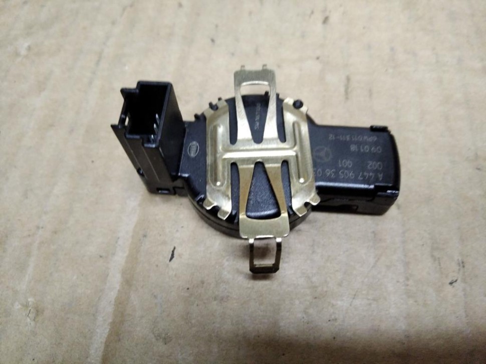 Датчик дождя и света MERCEDES-BENZ V-класс W447 (2014 - 2025) фото 1 — Разборка Мерседес