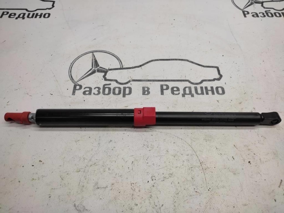 Амортизатор пола багажника MERCEDES-BENZ E-класс W211/S211 рестайлинг (2006 - 2009) фото 1 — Разборка Мерседес
