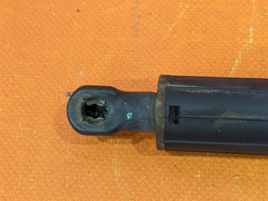 Амортизатор крышки багажника MERCEDES-BENZ M-класс W164 рестайлинг (2008 - 2011) — Разборка Мерседес