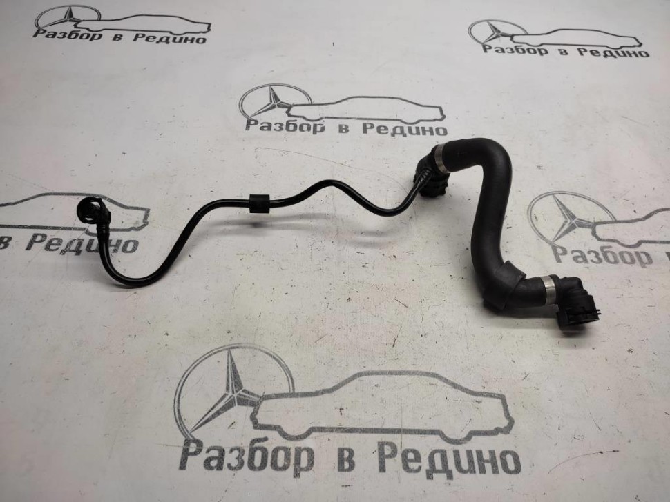 Патрубок ОЖ MERCEDES-BENZ GLC-класс X253 (2015 - 2019) фото 1 — Разборка Мерседес