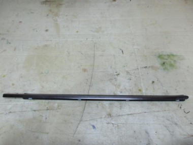 Молдинг стекла двери MERCEDES-BENZ E-класс W210/S210 (1995 - 1999) — Разборка Мерседес