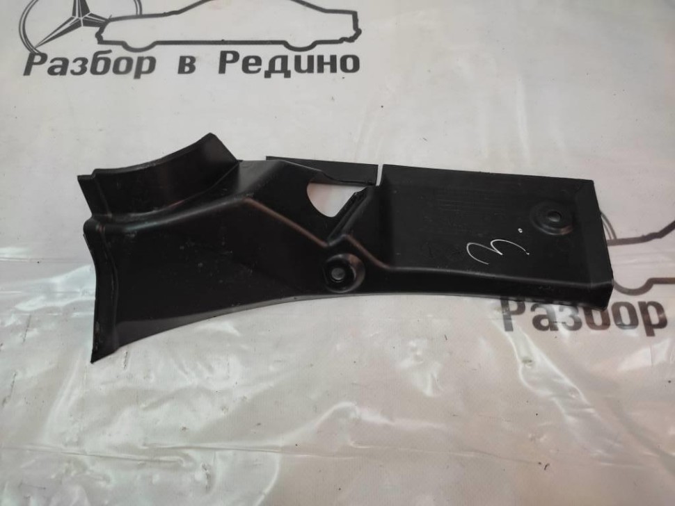 Накладка петли багажника MERCEDES-BENZ R-класс W251 (2005 - 2007) фото 1 — Разборка Мерседес