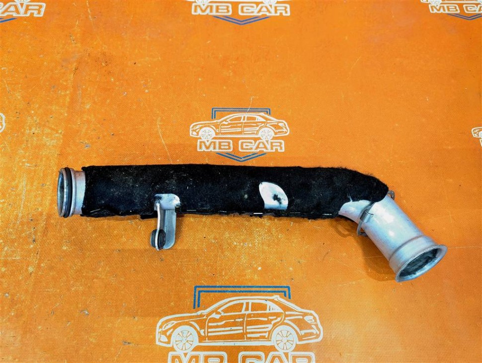 Патрубок интеркулера MERCEDES-BENZ E-класс W213/S213/C238/A238 (2016 - 2021) фото 1 — Разборка Мерседес
