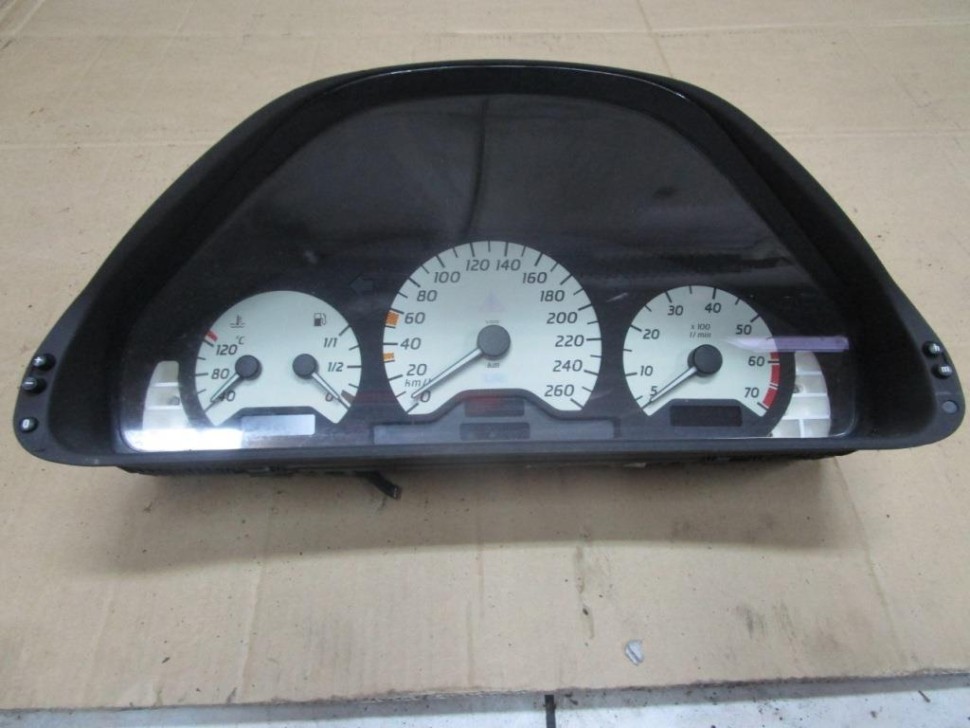 Щиток приборов MERCEDES-BENZ CLK-класс C208/W208 (1997 - 2000) фото 1 — Разборка Мерседес