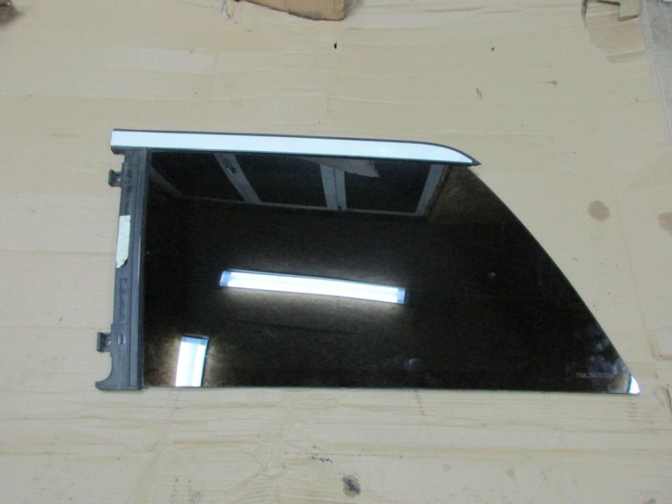 Стекло боковое MERCEDES-BENZ GL-класс X164 (2006 - 2009) фото 1 — Разборка Мерседес