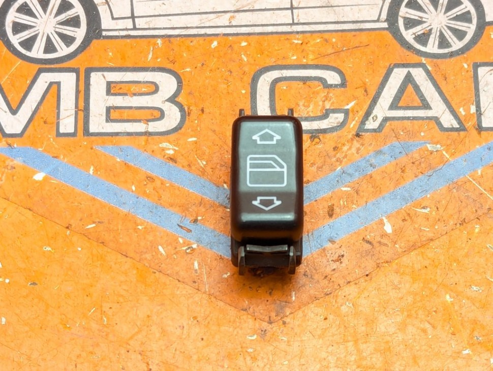 Кнопка стеклоподъемников MERCEDES-BENZ E-класс W124/S124/C124/A124 (1984 - 1997) E 300 CDI 3.0 AT (136 л.с.) фото 1 &mdash; Разборка Мерседес