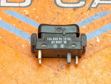 Кнопка стеклоподъемников MERCEDES-BENZ E-класс W124/S124/C124/A124 (1984 - 1997) E 300 CDI 3.0 AT (136 л.с.) &mdash; Разборка Мерседес