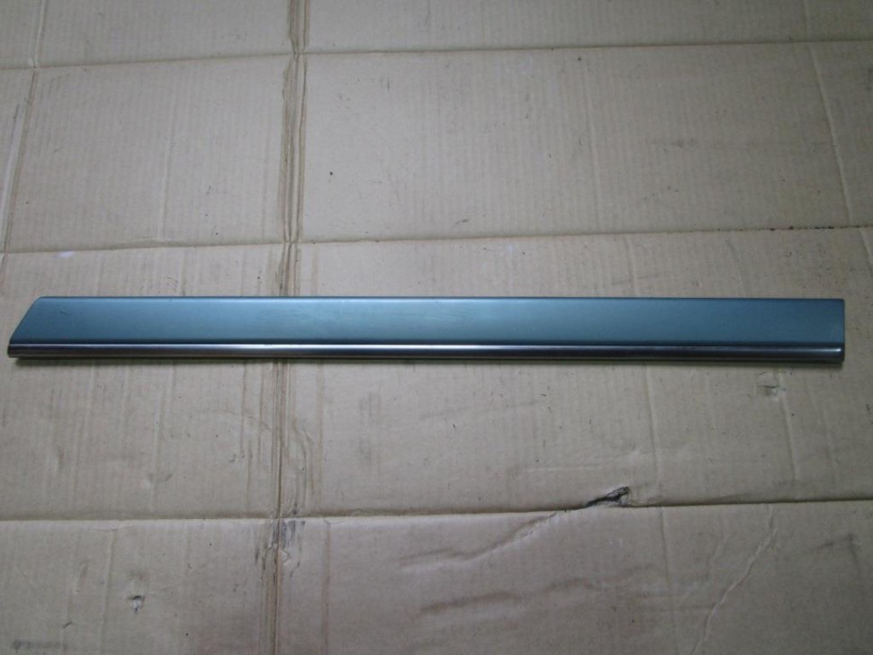 Молдинг двери MERCEDES-BENZ C-класс W202/S202 (1993 - 1997) фото 1 — Разборка Мерседес