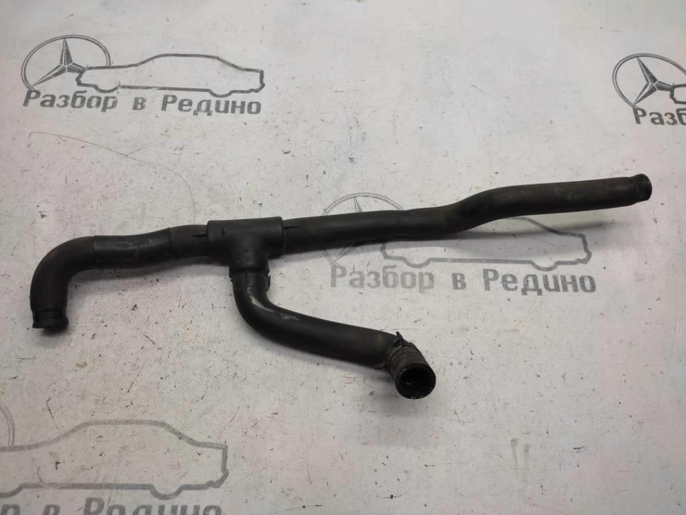 Патрубок ОЖ MERCEDES-BENZ Vito W638 (1996 - 2003) фото 1 — Разборка Мерседес