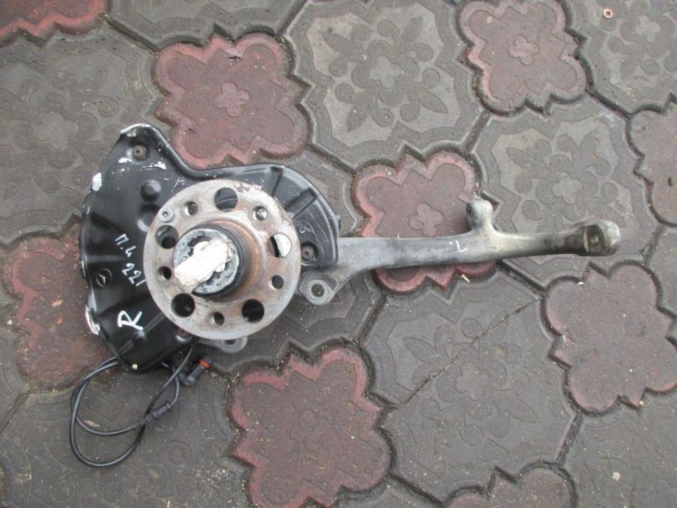 Кулак поворотный передний левый MERCEDES-BENZ CL-класс AMG C216 рестайлинг (2010 - 2014) фото 1 — Разборка Мерседес