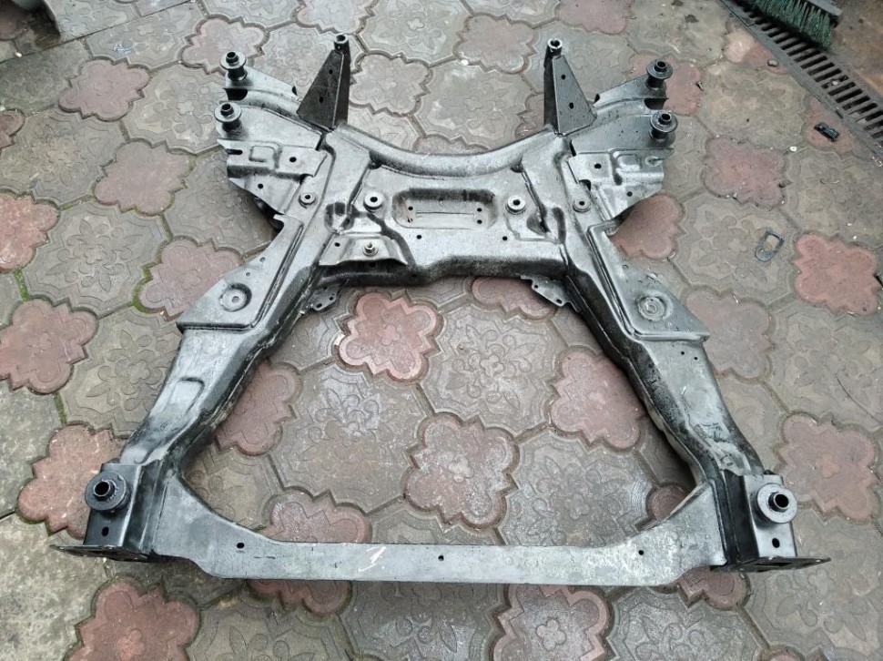 Подрамник передний MERCEDES-BENZ V-класс W447 (2014 - 2025) фото 1 — Разборка Мерседес