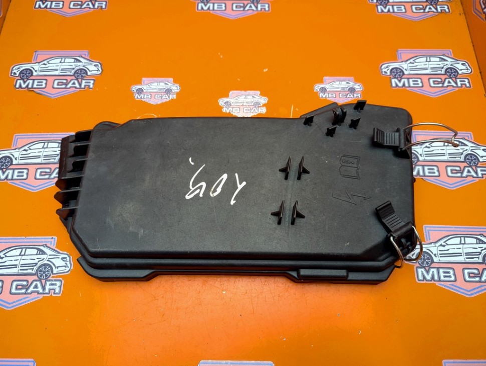 Крышка блока предохранителей MERCEDES-BENZ C-класс W204/S204 (2006 - 2011) фото 1 — Разборка Мерседес