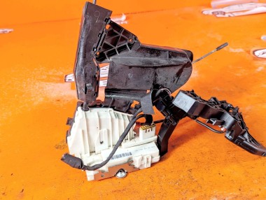 Замок двери задней левой MERCEDES-BENZ M-класс W164 рестайлинг (2008 - 2011) &mdash; Разборка Мерседес