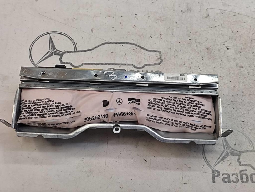 Подушка безопасности коленная MERCEDES-BENZ C-класс W204/S204 (2006 - 2011) фото 1 — Разборка Мерседес
