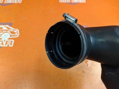 Патрубок интеркулера MERCEDES-BENZ E-класс W211/S211 (2002 - 2006) — Разборка Мерседес