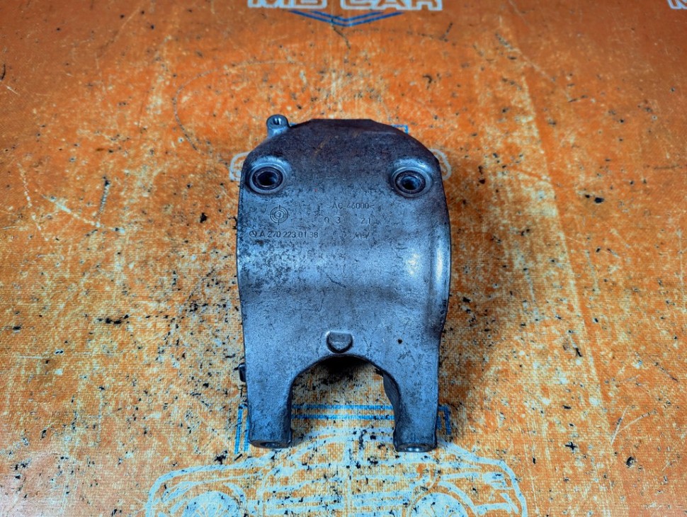 Опора двигателя задняя MERCEDES-BENZ A-класс AMG W176 (2013 - 2015) фото 1 &mdash; Разборка Мерседес