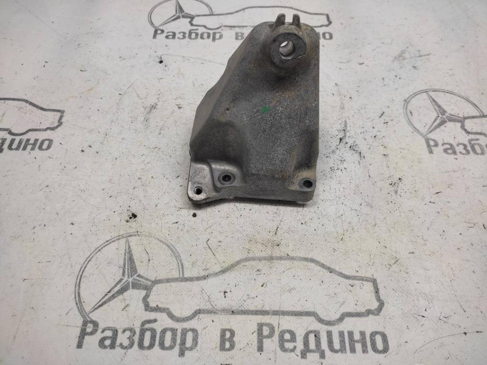 Лапа левая MERCEDES-BENZ V-класс W639 (2003 - 2014) фото 1 — Разборка Мерседес