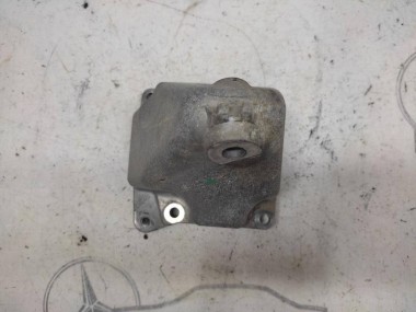 Лапа левая MERCEDES-BENZ V-класс W639 (2003 - 2014) — Разборка Мерседес