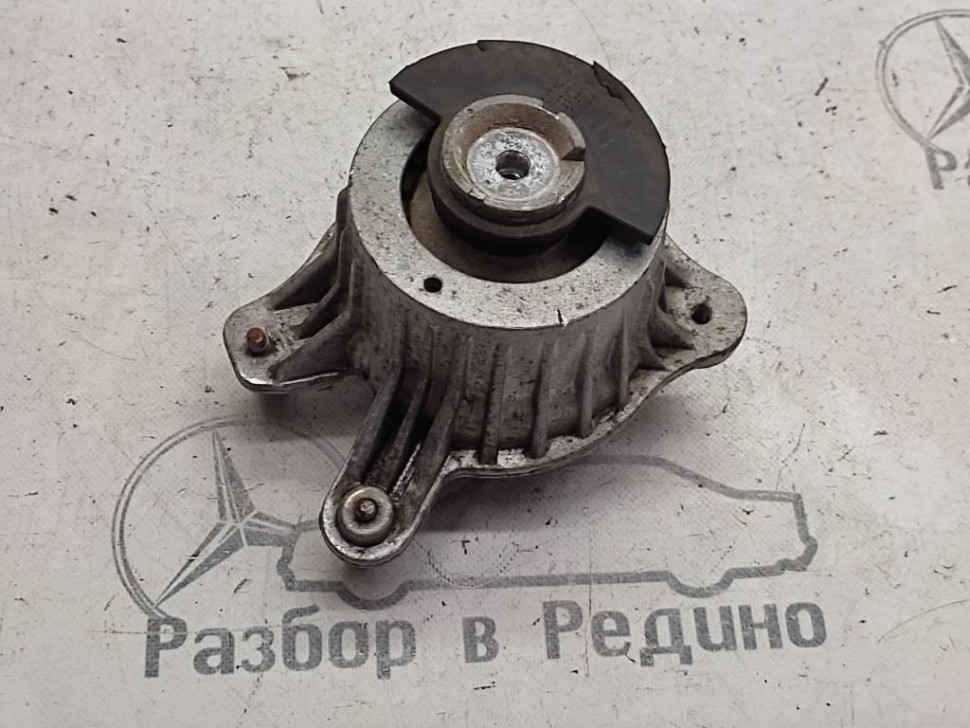 Опора двигателя MERCEDES-BENZ C-класс W205/S205/C205/A205 (2014 - 2018) фото 1 — Разборка Мерседес