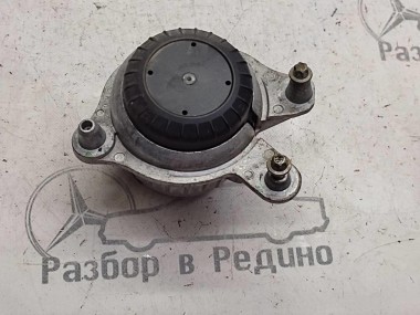 Опора двигателя MERCEDES-BENZ C-класс W205/S205/C205/A205 (2014 - 2018) — Разборка Мерседес