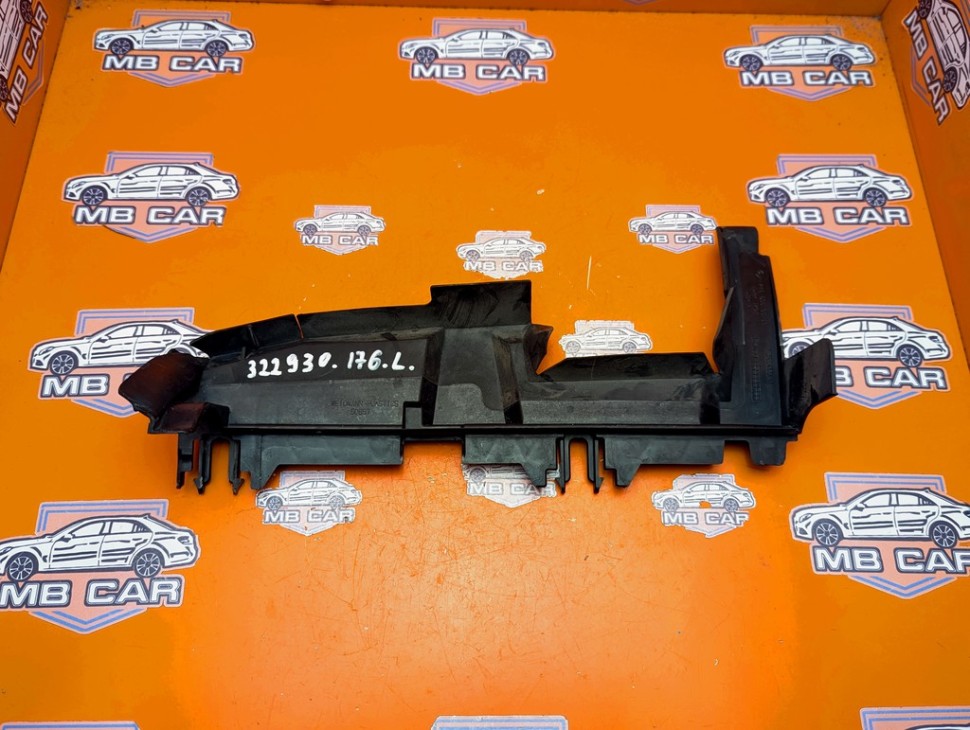 Дефлектор радиатора MERCEDES-BENZ A-класс W176 (2012 - 2015) фото 1 — Разборка Мерседес