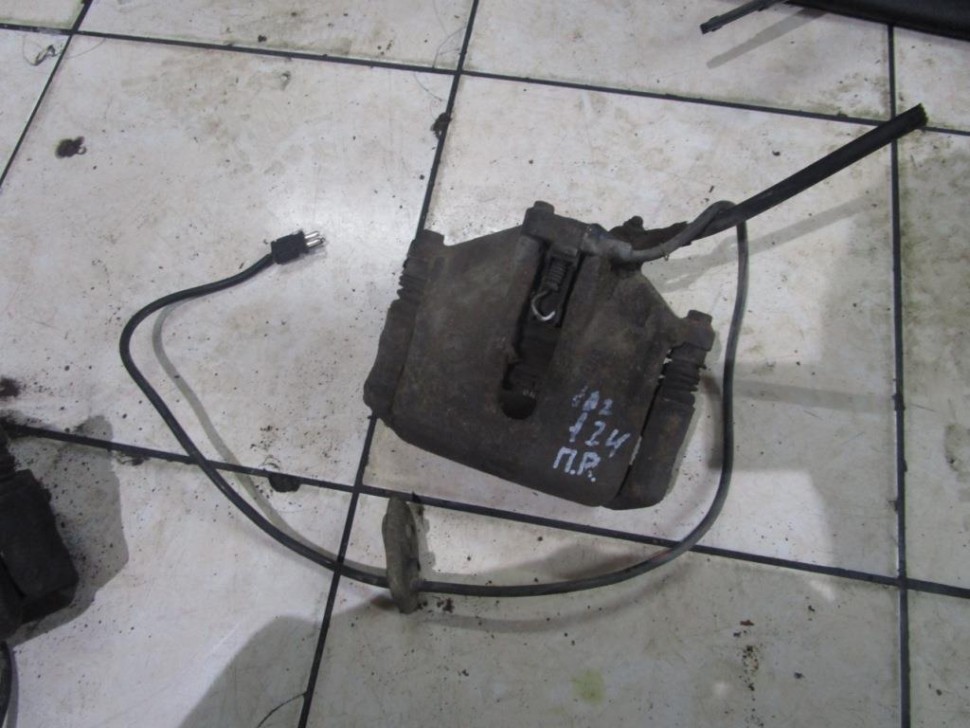 Суппорт передний правый MERCEDES-BENZ E-класс W124/S124/C124/A124 (1984 - 1997) фото 1 — Разборка Мерседес