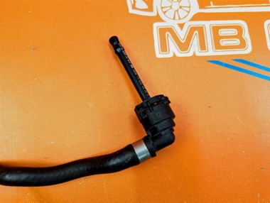 Трубка вентиляции расширительного бака MERCEDES-BENZ A-класс W177 (2018 - 2023) — Разборка Мерседес