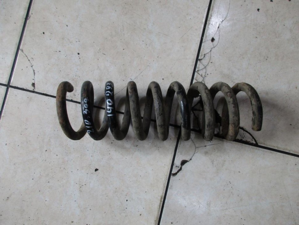 Пружина задняя MERCEDES-BENZ E-класс W210/S210 (1995 - 1999) фото 1 — Разборка Мерседес