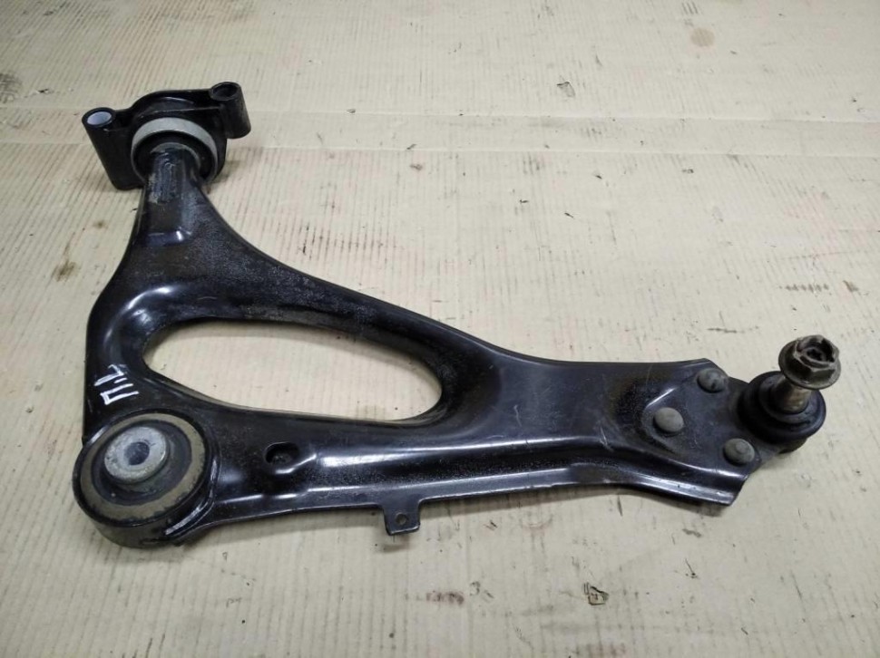 Рычаг передний нижний левый MERCEDES-BENZ V-класс W447 (2014 - 2025) фото 1 — Разборка Мерседес