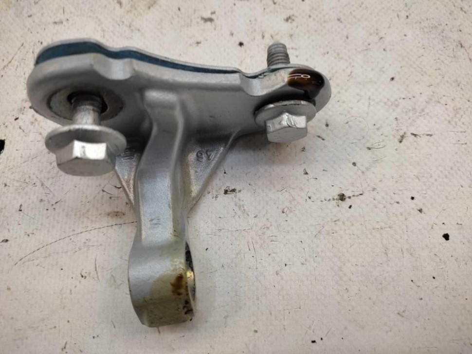 Петля двери MERCEDES-BENZ M-класс W164 (2005 - 2008) фото 1 — Разборка Мерседес