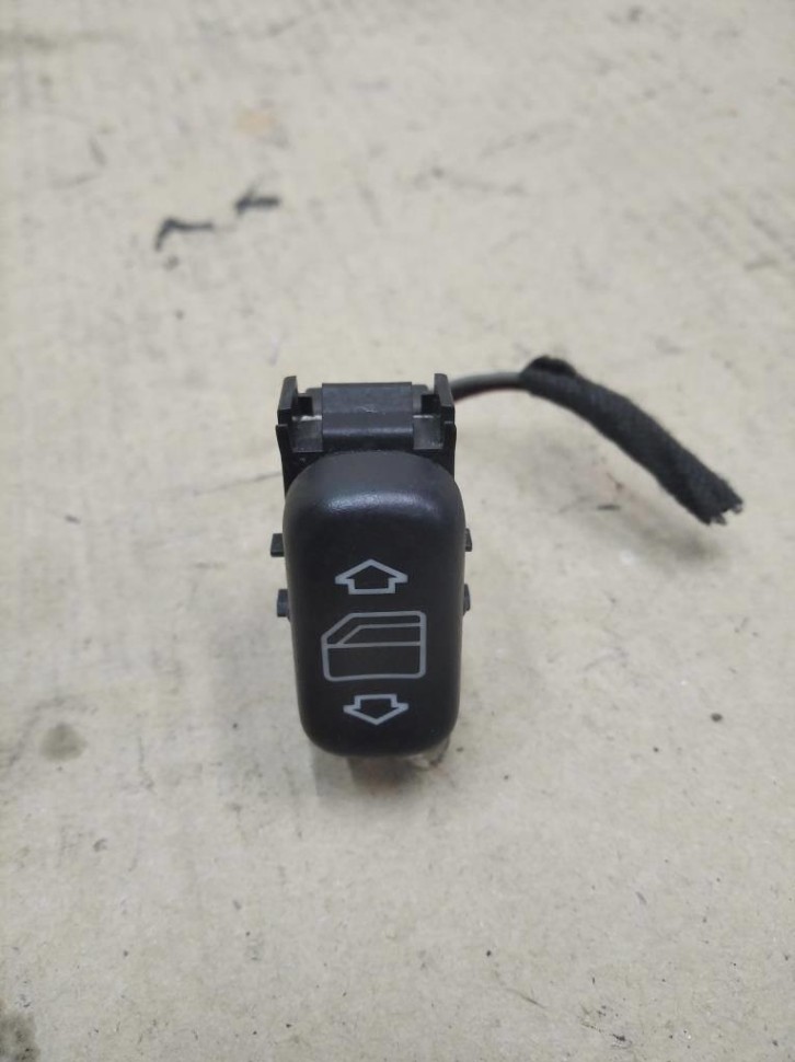 Кнопка стеклоподъемников MERCEDES-BENZ E-класс W210/S210 рестайлинг (1999 - 2003) фото 1 — Разборка Мерседес