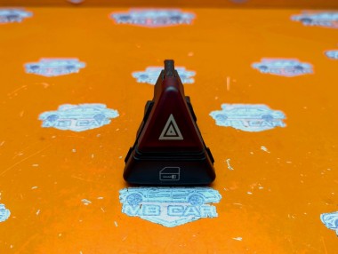 Кнопка аварийной сигнализации MERCEDES-BENZ A-класс W168 рестайлинг (2001 - 2004) — Разборка Мерседес