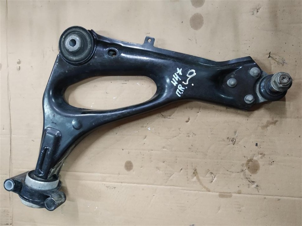 Рычаг передний нижний правый MERCEDES-BENZ V-класс W447 (2014 - 2025) фото 1 — Разборка Мерседес