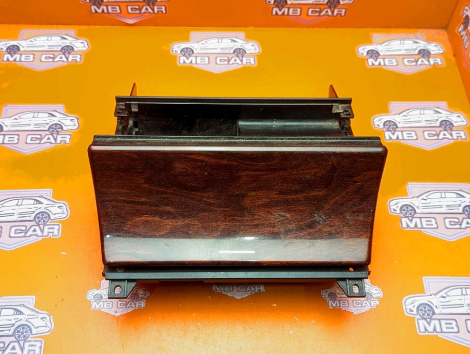 Пепельница MERCEDES-BENZ E-класс W210/S210 (1995 - 1999) фото 1 — Разборка Мерседес