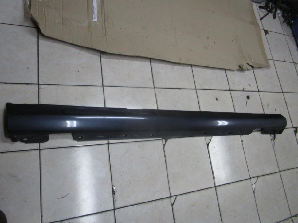 Порог пластиковый правый MERCEDES-BENZ C-класс W203/S203/CL203 (2000 - 2004) фото 1 — Разборка Мерседес