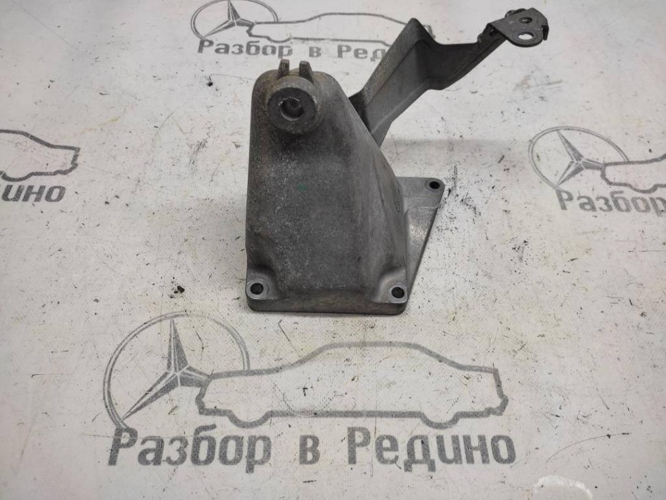 Лапа правая MERCEDES-BENZ V-класс W639 (2003 - 2014) фото 1 — Разборка Мерседес