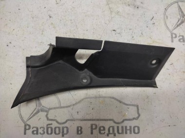 Накладка петли багажника MERCEDES-BENZ R-класс W251 (2005 - 2007) — Разборка Мерседес