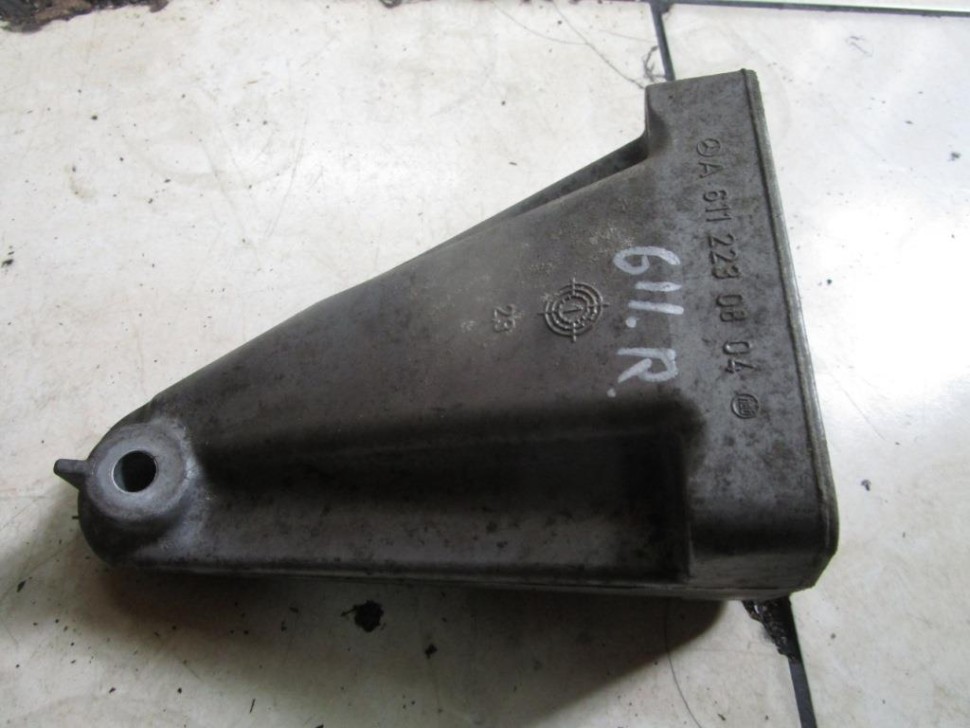 Лапа правая MERCEDES-BENZ C-класс W203/S203/CL203 (2000 - 2004) фото 1 — Разборка Мерседес