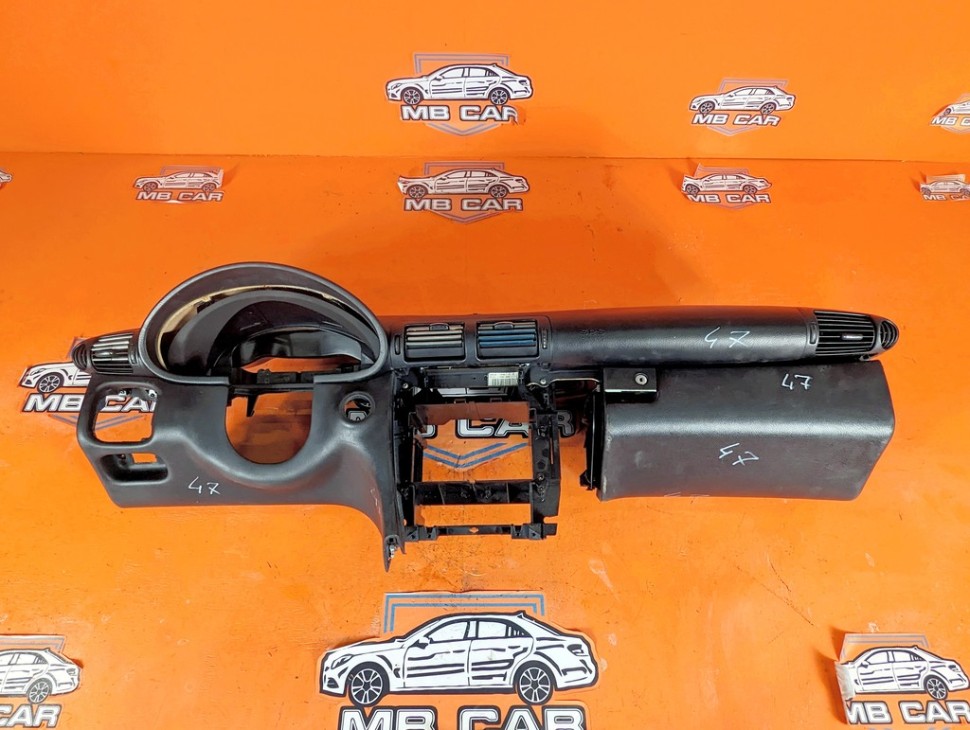 Торпеда MERCEDES-BENZ C-класс W203/S203/CL203 рестайлинг (2004 - 2008) фото 1 &mdash; Разборка Мерседес