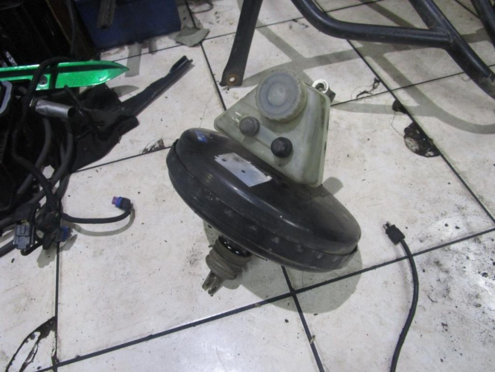 Вакуумный усилитель тормозов MERCEDES-BENZ E-класс W124/S124/C124/A124 (1984 - 1997) фото 1 — Разборка Мерседес