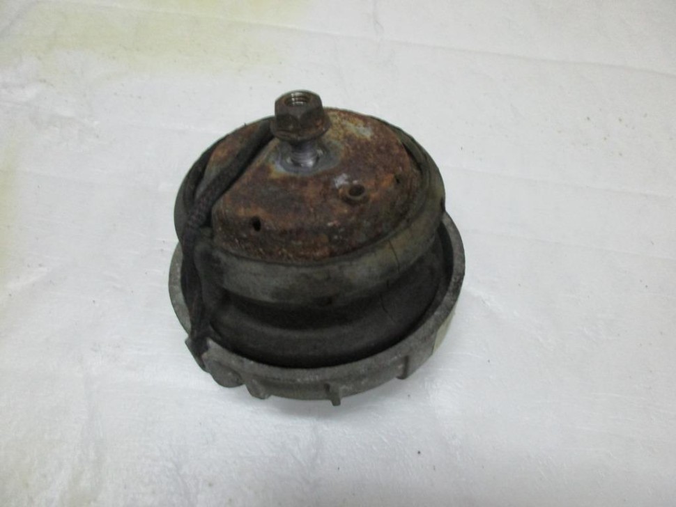 Опора двигателя MERCEDES-BENZ V-класс W639 (2003 - 2014) фото 1 — Разборка Мерседес