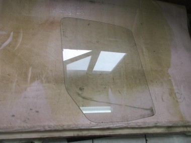 Стекло переднее правое MERCEDES-BENZ Sprinter W906 (2006 - 2019) — Разборка Мерседес