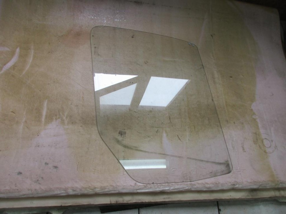Стекло переднее правое MERCEDES-BENZ Sprinter W906 (2006 - 2019) фото 1 — Разборка Мерседес