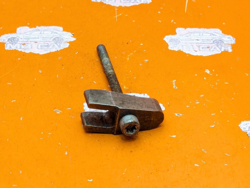 Кронштейн крепления форсунок MERCEDES-BENZ S-класс W220 (1998 - 2005) фото 1 &mdash; Разборка Мерседес