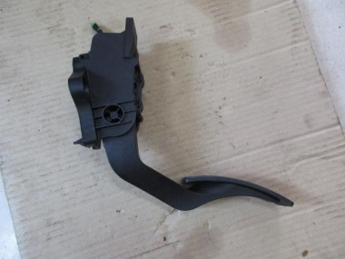 Педаль газа электронная MERCEDES-BENZ CLA-класс C117/X117 рестайлинг (2016 - 2019) — Разборка Мерседес