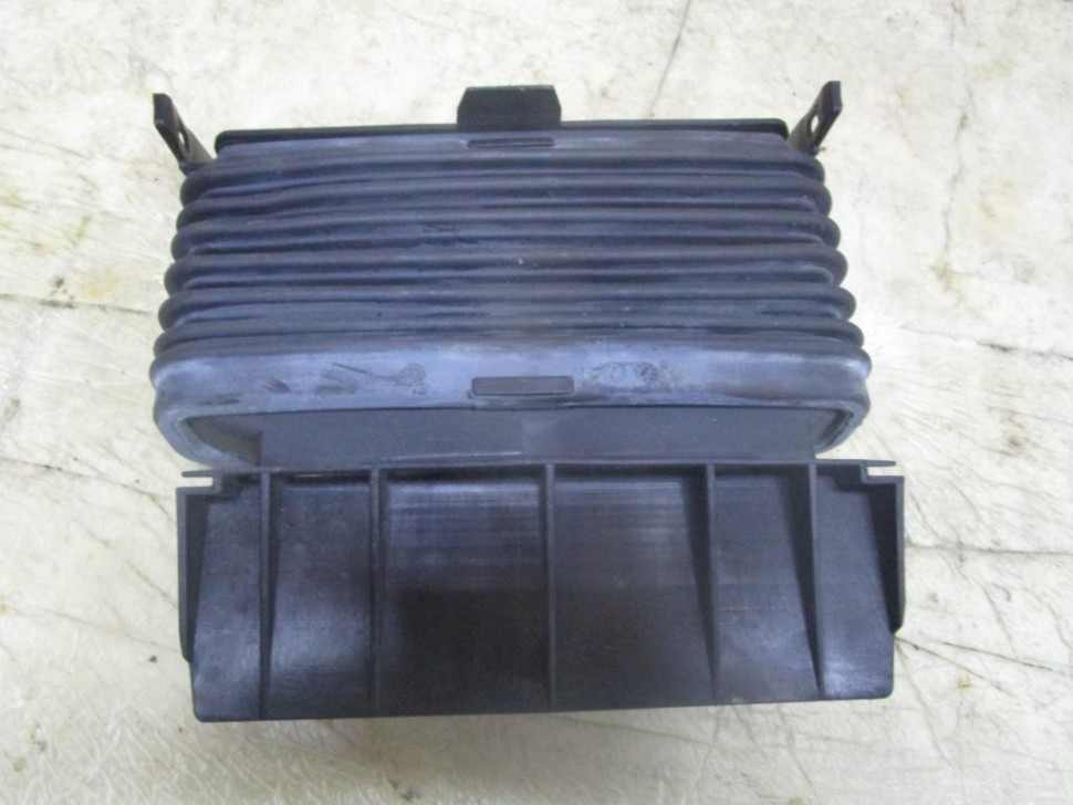 Патрубок воздушный MERCEDES-BENZ CLS-класс C218/X218 рестайлинг (2014 - 2017) фото 1 — Разборка Мерседес