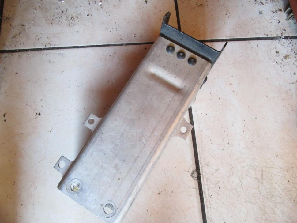 Кронштейн усилителя переднего бампера MERCEDES-BENZ E-класс W211/S211 (2002 - 2006) фото 1 — Разборка Мерседес